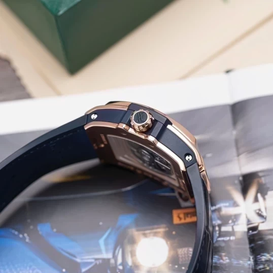 Hublot Spirit of Big Bang King Gold Blue Diamonds 39mm Ref. 665.OX.7180.LR.1204