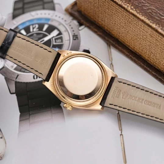Rolex Oysterquartz Day-Date 19018 Yellow Gold Champagne Dial Diamond Bezel