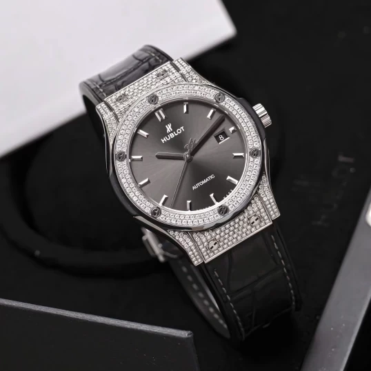 Hublot Classic Fusion Titanium Pave Diamond Grey Dial 42mm 542.NX.7071.LR