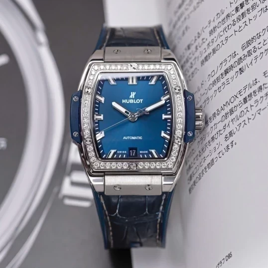 Hublot Spirit of Big Bang Titanium Diamonds 39mm Ref. 665.NX.7170.LR.1204 – Blue Sunray Dial