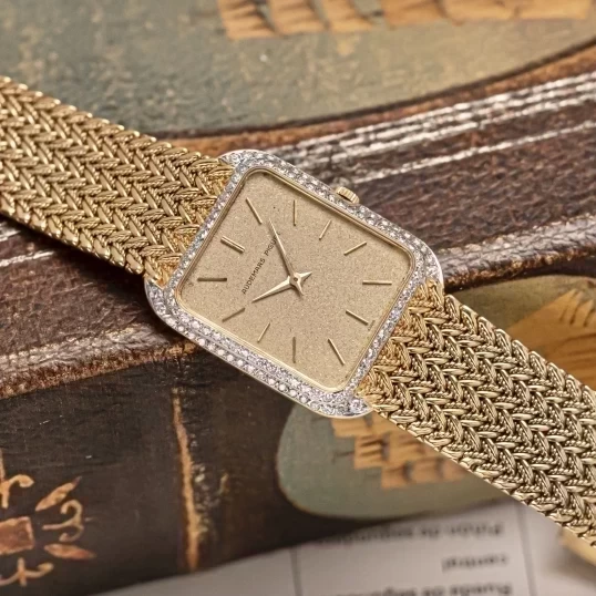 Audemars Piguet Vintage Rectangular 18K Yellow Gold – Diamond Bezel – Mesh Bracelet