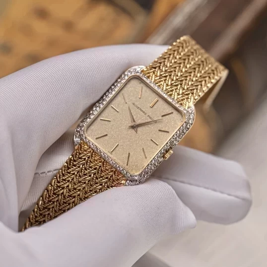 Audemars Piguet Vintage Rectangular 18K Yellow Gold – Diamond Bezel – Mesh Bracelet