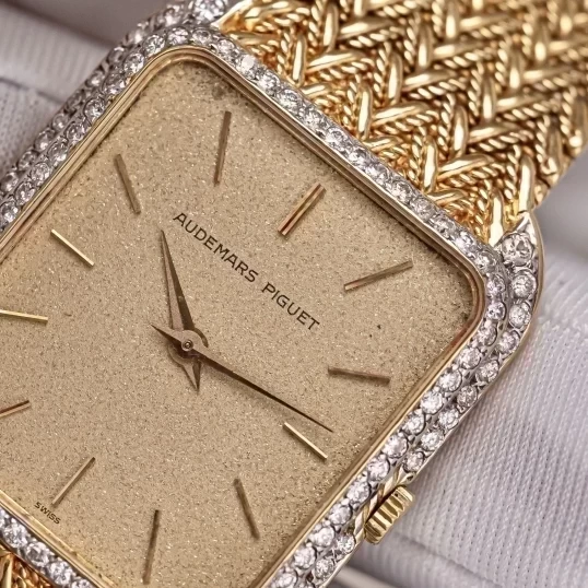 Audemars Piguet Vintage Rectangular 18K Yellow Gold – Diamond Bezel – Mesh Bracelet