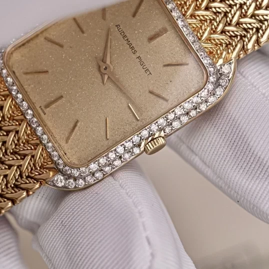Audemars Piguet Vintage Rectangular 18K Yellow Gold – Diamond Bezel – Mesh Bracelet