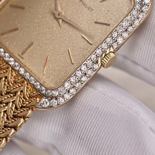 Audemars Piguet Vintage Rectangular 18K Yellow Gold – Diamond Bezel – Mesh Bracelet