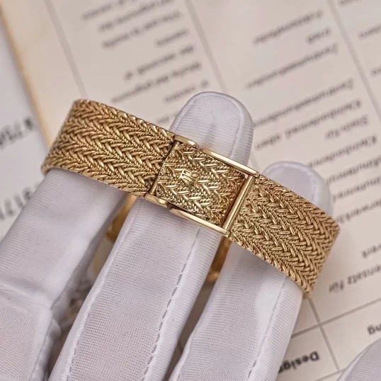 Audemars Piguet Vintage Rectangular 18K Yellow Gold – Diamond Bezel – Mesh Bracelet