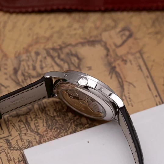 Patek Philippe Complications Annual Calendar Moonphase 5396G-011 – White Gold, 38.5mm