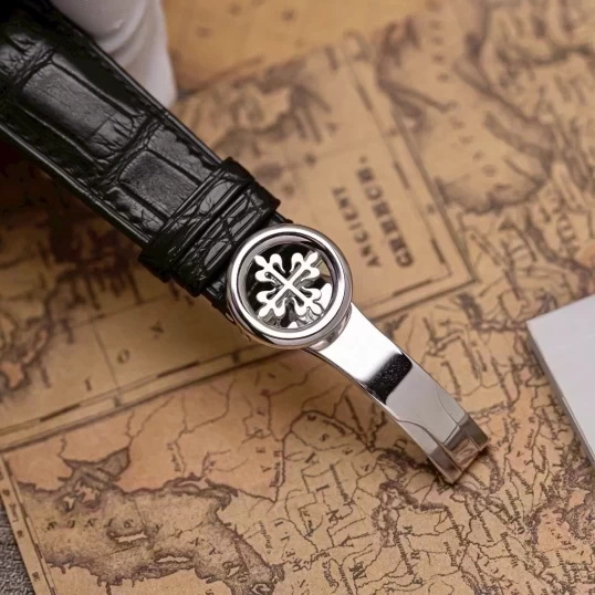 Patek Philippe Complications Annual Calendar Moonphase 5396G-011 – White Gold, 38.5mm