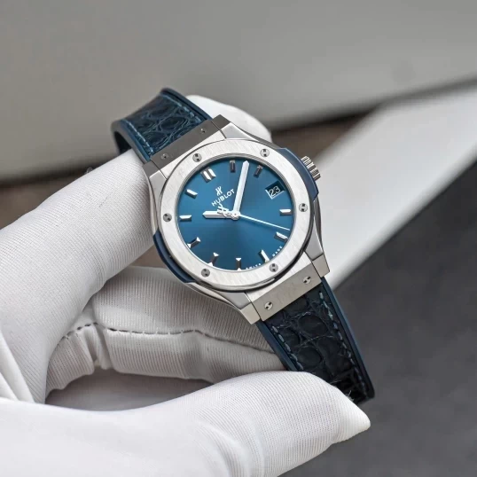 Hublot Classic Fusion Titanium Blue 33mm – Ref. 581.NX.7170.LR