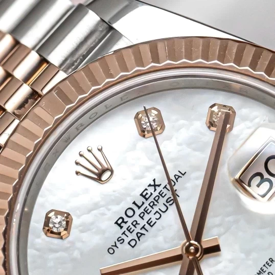 Rolex Oyster Perpetual Datejust 41mm 126331 MOP Dial ( Khảm trai trắng)