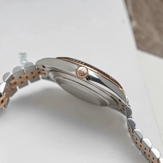 Rolex Oyster Perpetual Datejust 41mm 126331 MOP Dial ( Khảm trai trắng)