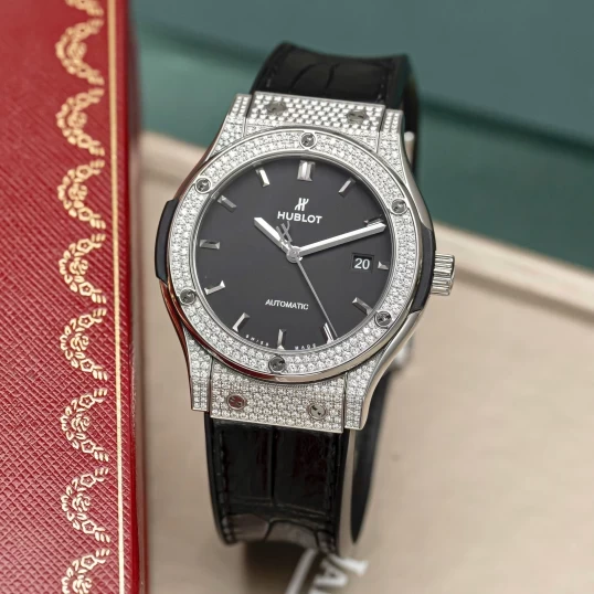 Hublot Classic Fusion Titanium Pavé 42mm - Ref. 542.NX.1171.LR.1704