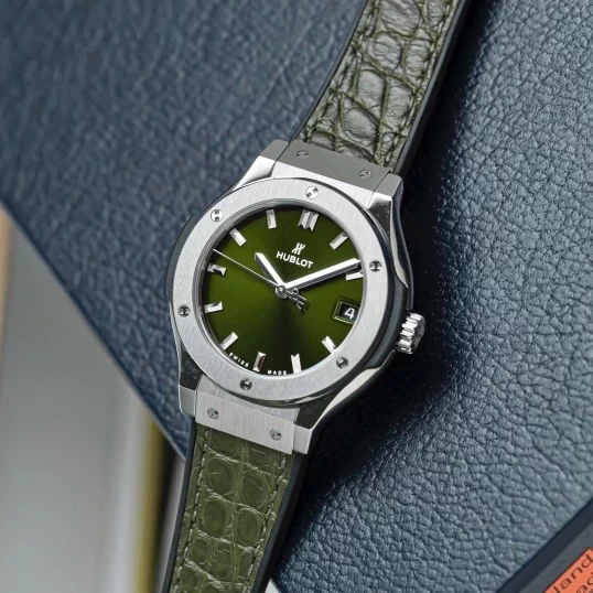 Hublot Classic Fusion 33mm – Green Dial – Ref. 581.NX.8970.LR
