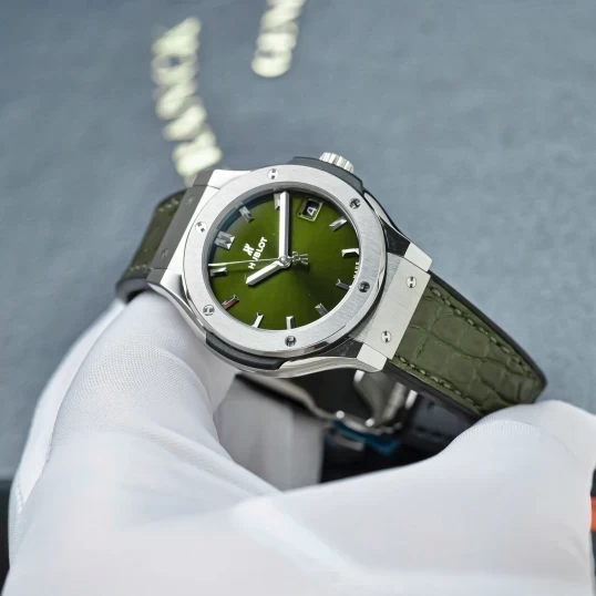 Hublot Classic Fusion 33mm – Green Dial – Ref. 581.NX.8970.LR
