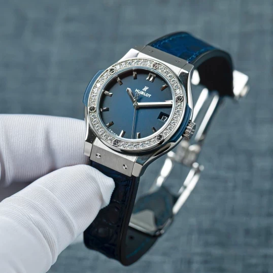 Hublot Classic Fusion 33mm Blue Dial Diamond Bezel – 581.NX.6670.LR.1104.JPN19