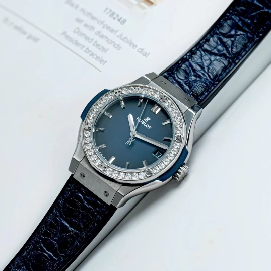 Hublot Classic Fusion 33mm Blue Dial Diamond Bezel – 581.NX.6670.LR.1104.JPN19