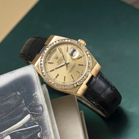 Rolex Oysterquartz Day-Date Ref. 19018 Yellow Gold Champagne Dial Diamond Bezel