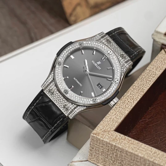 Hublot Classic Fusion Grey Titanium 42mm Ref. 542.NX.7071.LR Custom Diamond