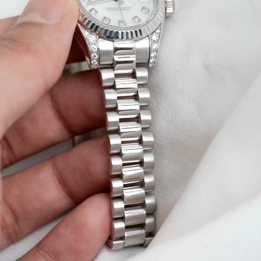 Rolex Lady-Datejust 26mm Ref. 179239 – MOP Diamond Dial