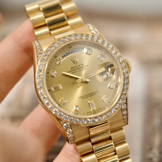 Rolex Oyster Perpetual Day-Date 36mm Ref.118338 – Champagne Dial Diamond