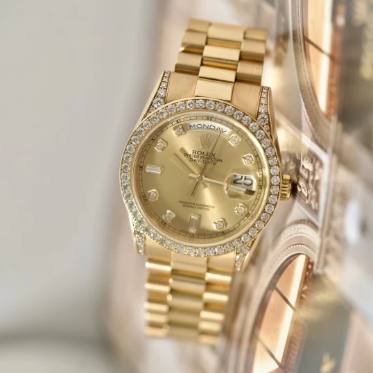 Rolex Oyster Perpetual Day-Date 36mm Ref.118338 – Champagne Dial Diamond