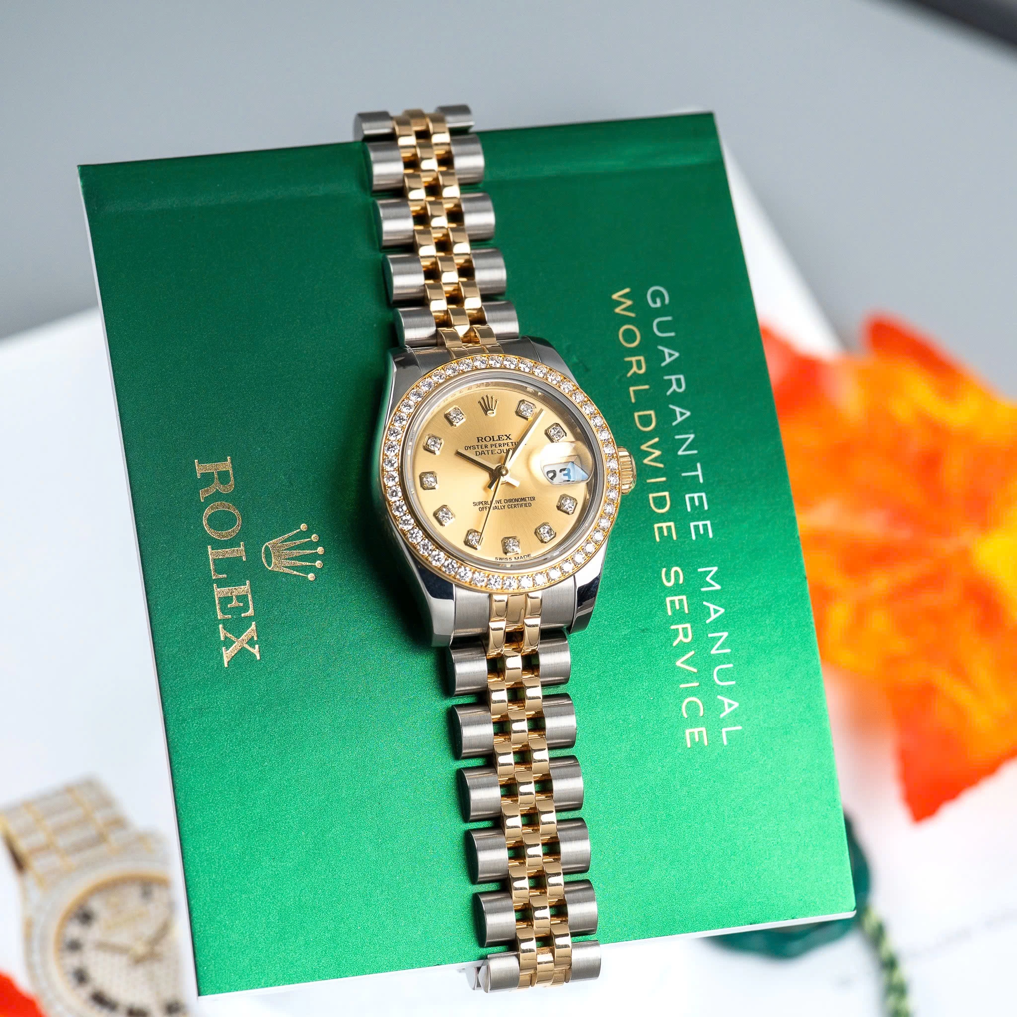 Rolex Oyster Perpetual Lady-Datejust 26mm Ref. 179383– Champagne Dial Diamond Bezel