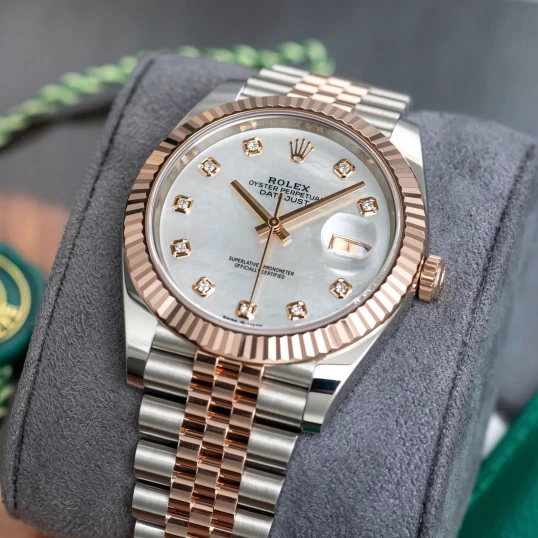Rolex Oyster Perpetual Datejust Ref. 126331 White MOP Dial - 41mm