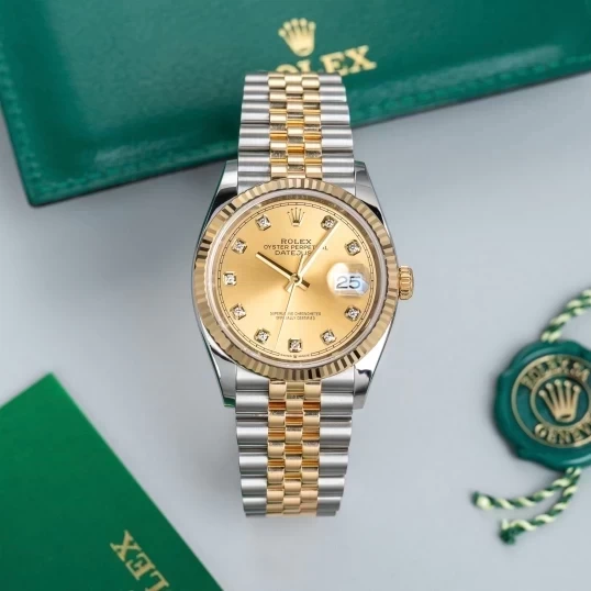 Rolex Oyster Perpetual Datejust 36mm – Ref. 126233 – Champagne Diamond Dial