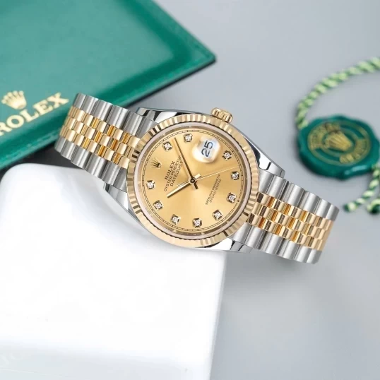 Rolex Oyster Perpetual Datejust 36 Ref. 126233 – Champagne Diamond Dial