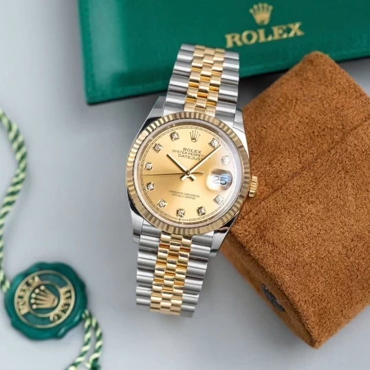 Rolex Oyster Perpetual Datejust 36 Ref. 126233 – Champagne Diamond Dial