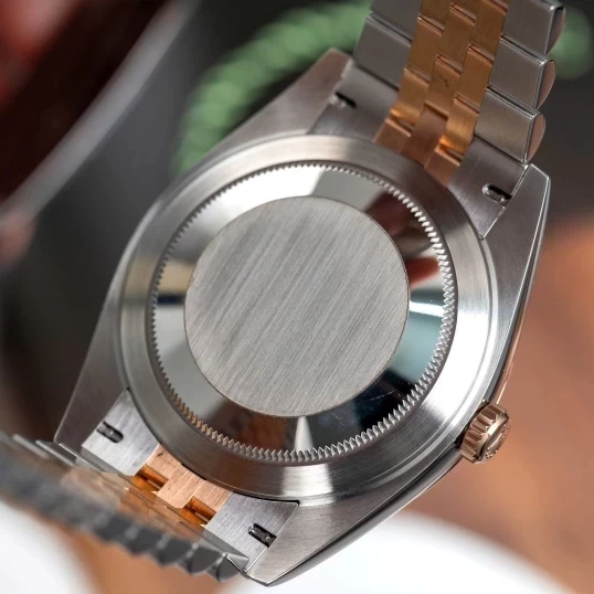 Rolex Oyster Perpetual Datejust 36 Ref. 126233 – Champagne Diamond Dial