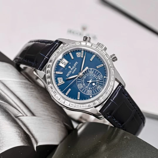 Patek Philippe Complications Chronograph Annual Calendar 40.5mm – Ref. 5961P-001 – Blue Opaline Dial