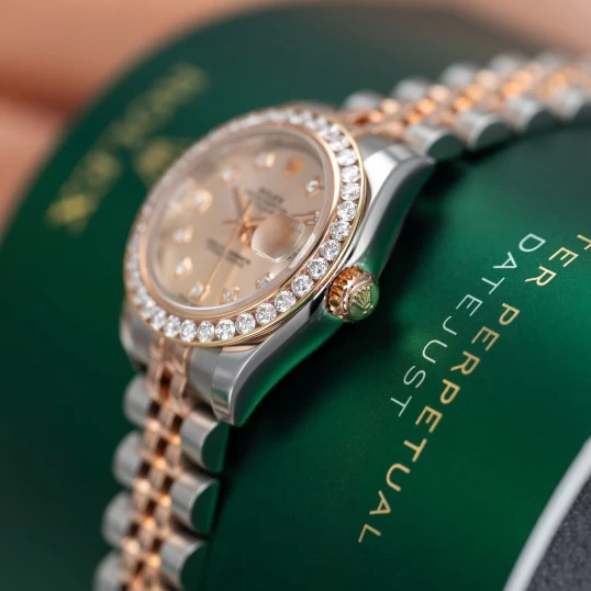 Rolex Oyster Perpetual Lady-Datejust 26mm – Ref. 179171 – Pink Sunburst Diamond Dial