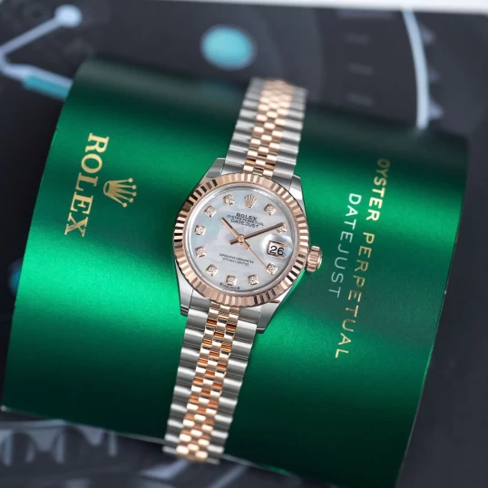 Rolex Oyster Perpetual Lady-Datejust 28mm – Ref. 279171 – White MOP Diamond Dial