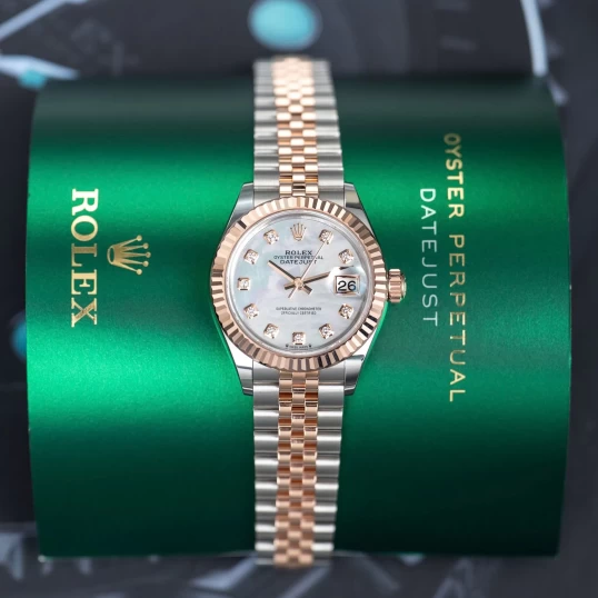 Rolex Oyster Perpetual Lady-Datejust 28mm – Ref. 279171 – White MOP Diamond Dial