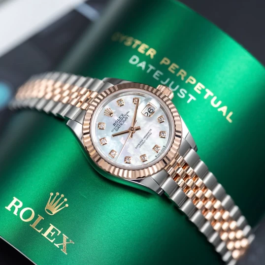 Rolex Oyster Perpetual Lady-Datejust 28mm – Ref. 279171 – White MOP Diamond Dial