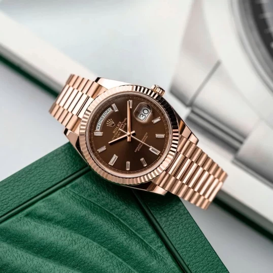 Rolex Oyster Perpetual Day-Date 40mm – Ref. 228235 – Chocolate Baguette Diamond Dial