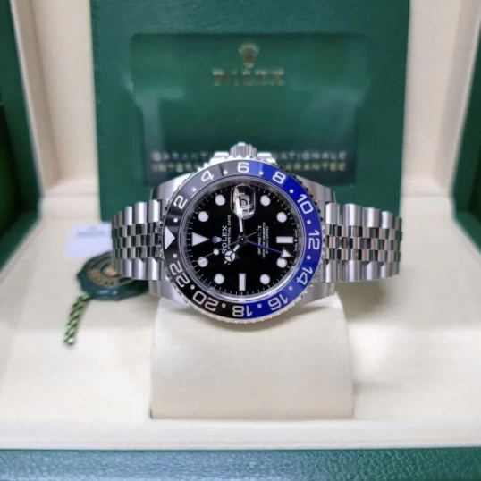 Rolex Oyster Perpetual GMT-Master II 40mm Ref. 126710BLNR “Batgirl” – Black Dial