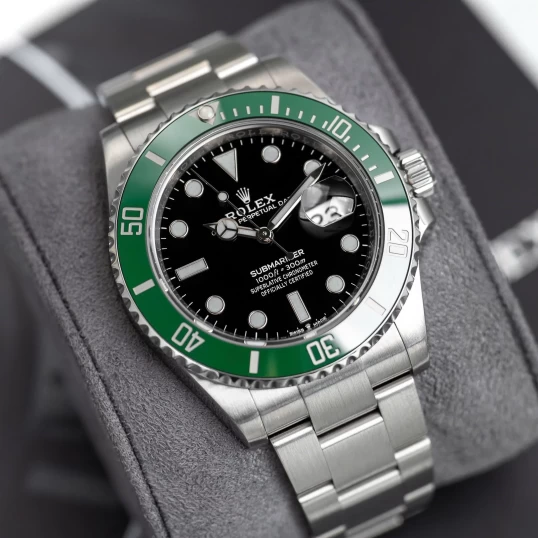 Rolex Oyster Perpetual Submariner Date 126610LV "Starbucks”