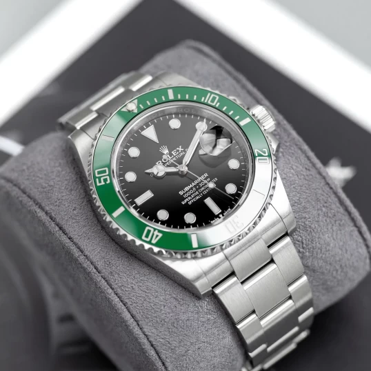 Rolex Oyster Perpetual Submariner Date 126610LV "Starbucks”