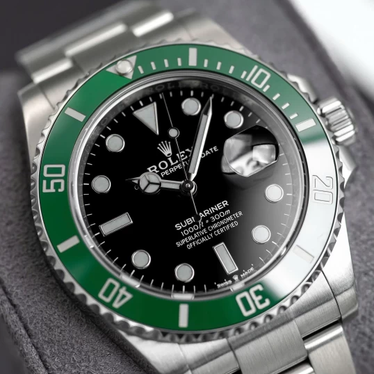 Rolex Oyster Perpetual Submariner Date 126610LV "Starbucks”