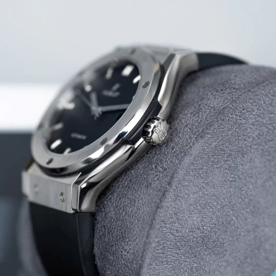 Hublot Classic Fusion Titanium 42mm – Ref. 542.NX.1171.RX – Black Dial