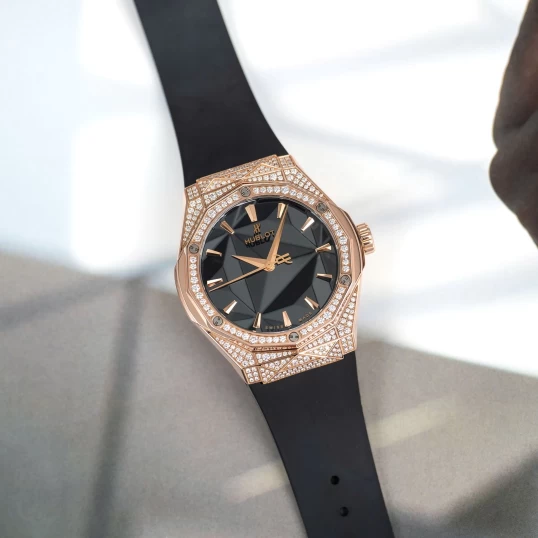 Hublot Classic Fusion Orlinski King Gold Pavé 40mm Ref. 550.OS.1800.RX.1604.ORL19 – Black Dial