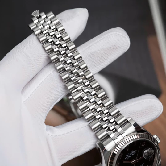 Rolex Oyster Perpetual Datejust 36 Ref. 116234 – Black Sunburst Roman Dial