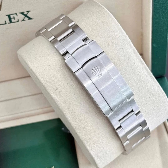 Rolex Oyster Perpetual 41mm Ref. 124300 – Black Dial