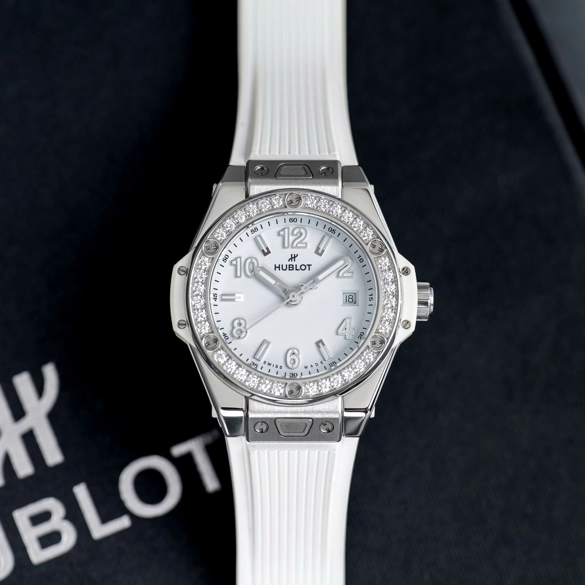 Hublot Big Bang One Click Steel White Diamonds 33mm Ref. 485.SE.2010.RW.1204 – White Dial