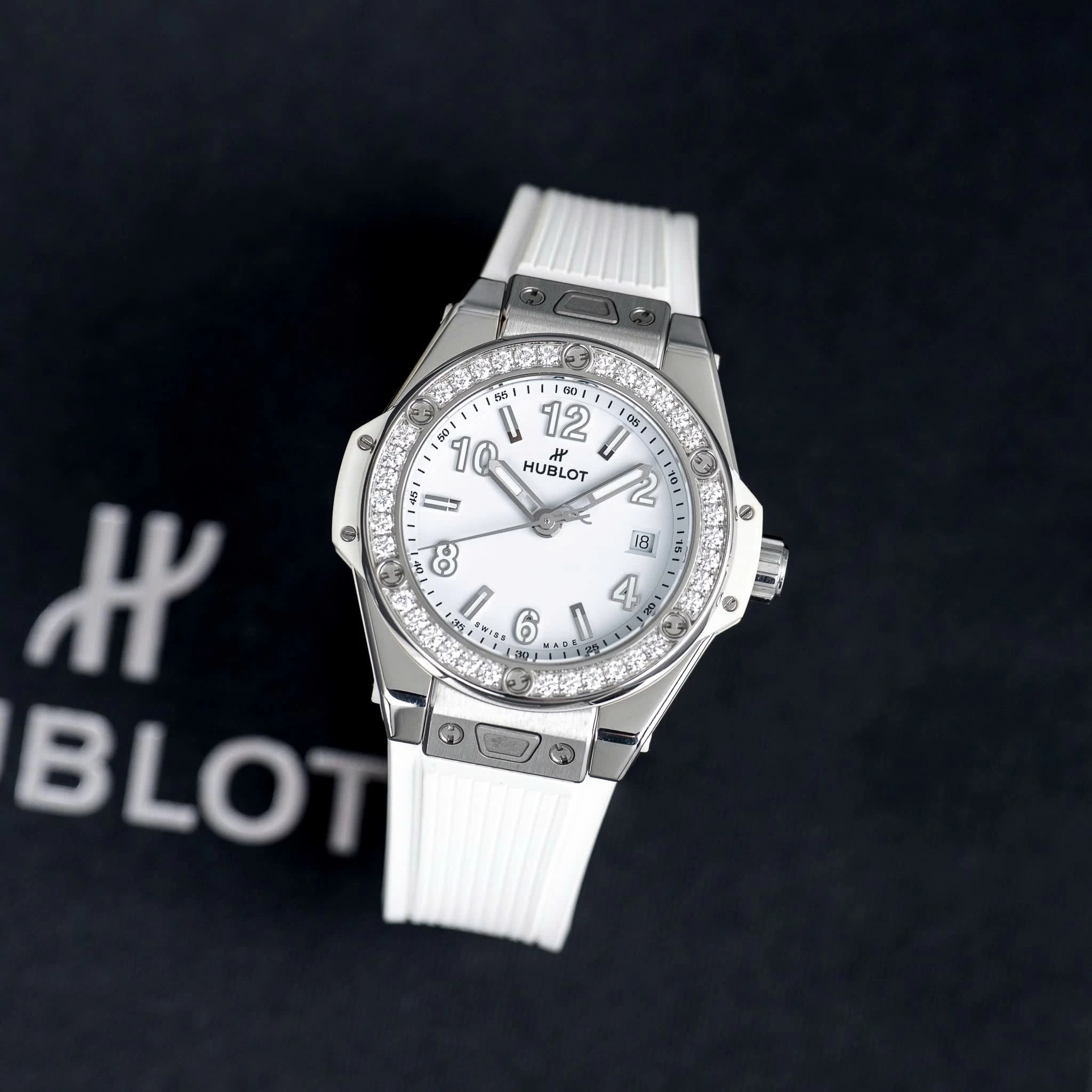 Hublot Big Bang One Click Steel White Diamonds 33mm Ref. 485.SE.2010.RW.1204 – White Dial