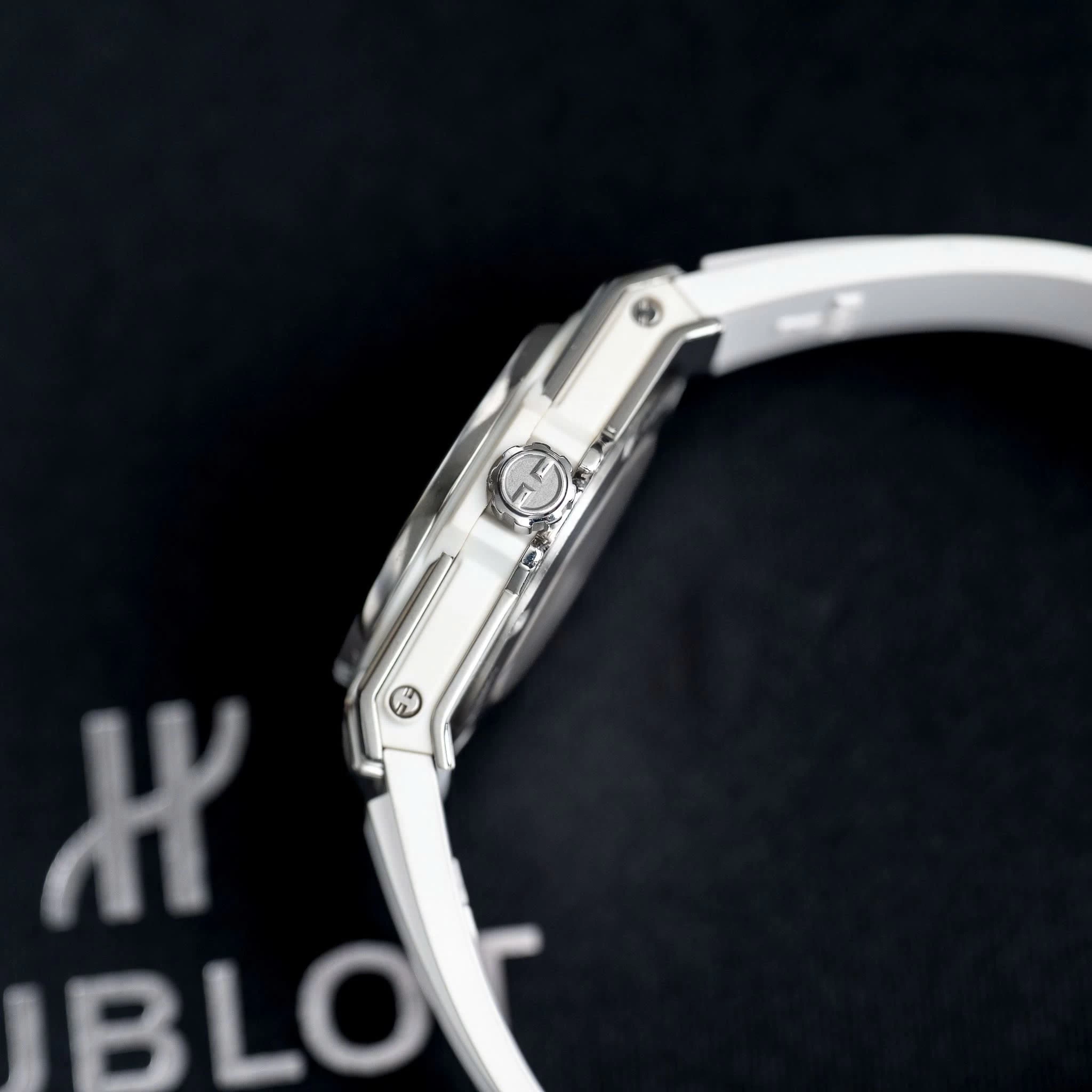 Hublot Big Bang One Click Steel White Diamonds 33mm Ref. 485.SE.2010.RW.1204 – White Dial