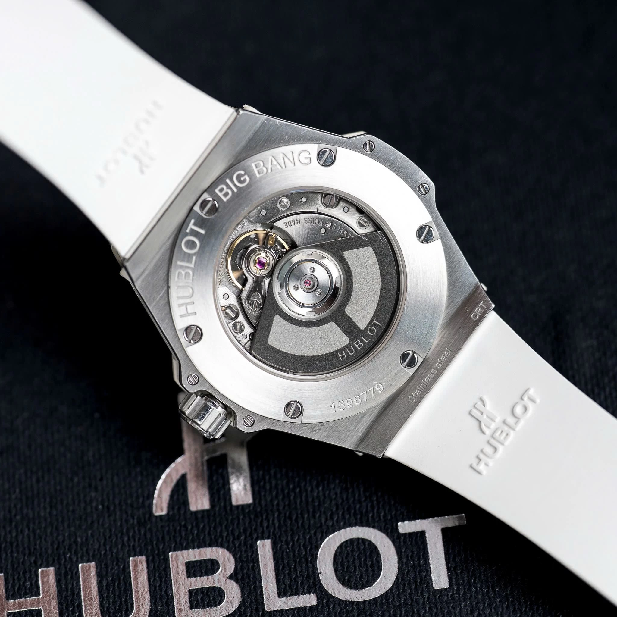Hublot Big Bang One Click Steel White Diamonds 33mm Ref. 485.SE.2010.RW.1204 – White Dial