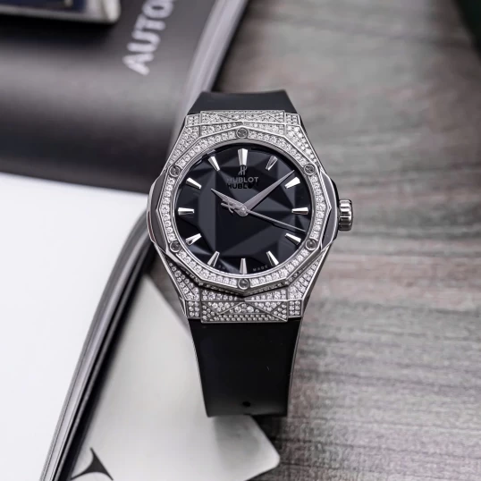 Hublot Classic Fusion Orlinski Titan Pavé 40mm Ref. 550.NS.1800.RX.1604.ORL19 – Black Faceted Dial